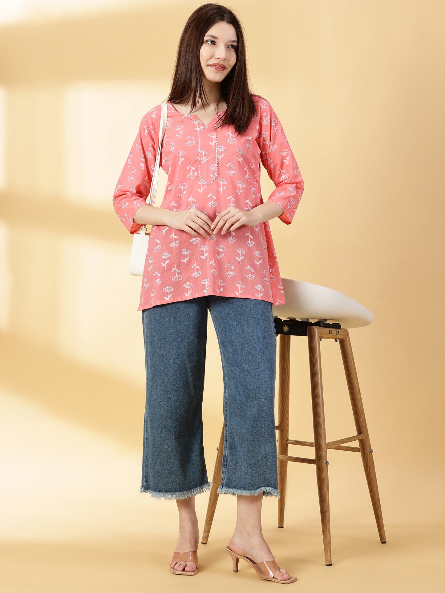 Women Pink Cotton Printed Straight Kurti