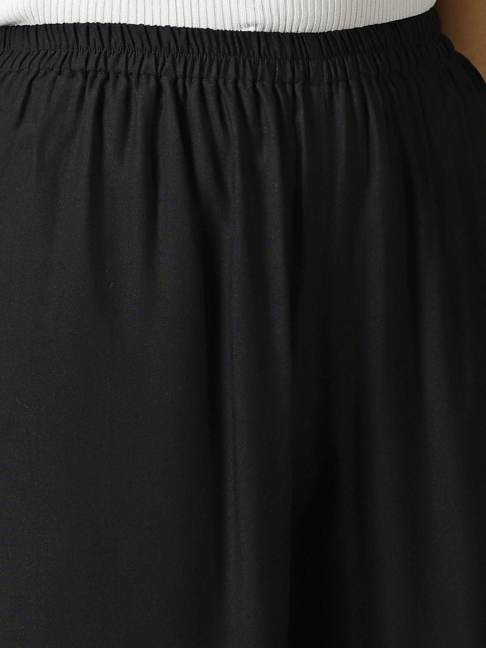 Women Black Rayon Half Pant