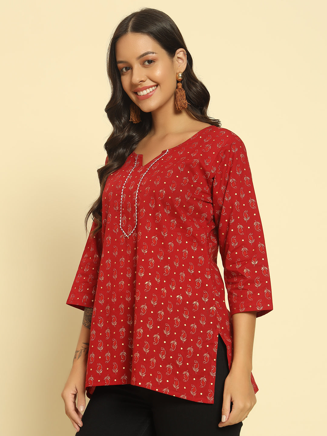 Women Maroon Cotton Printed Straight Kurti