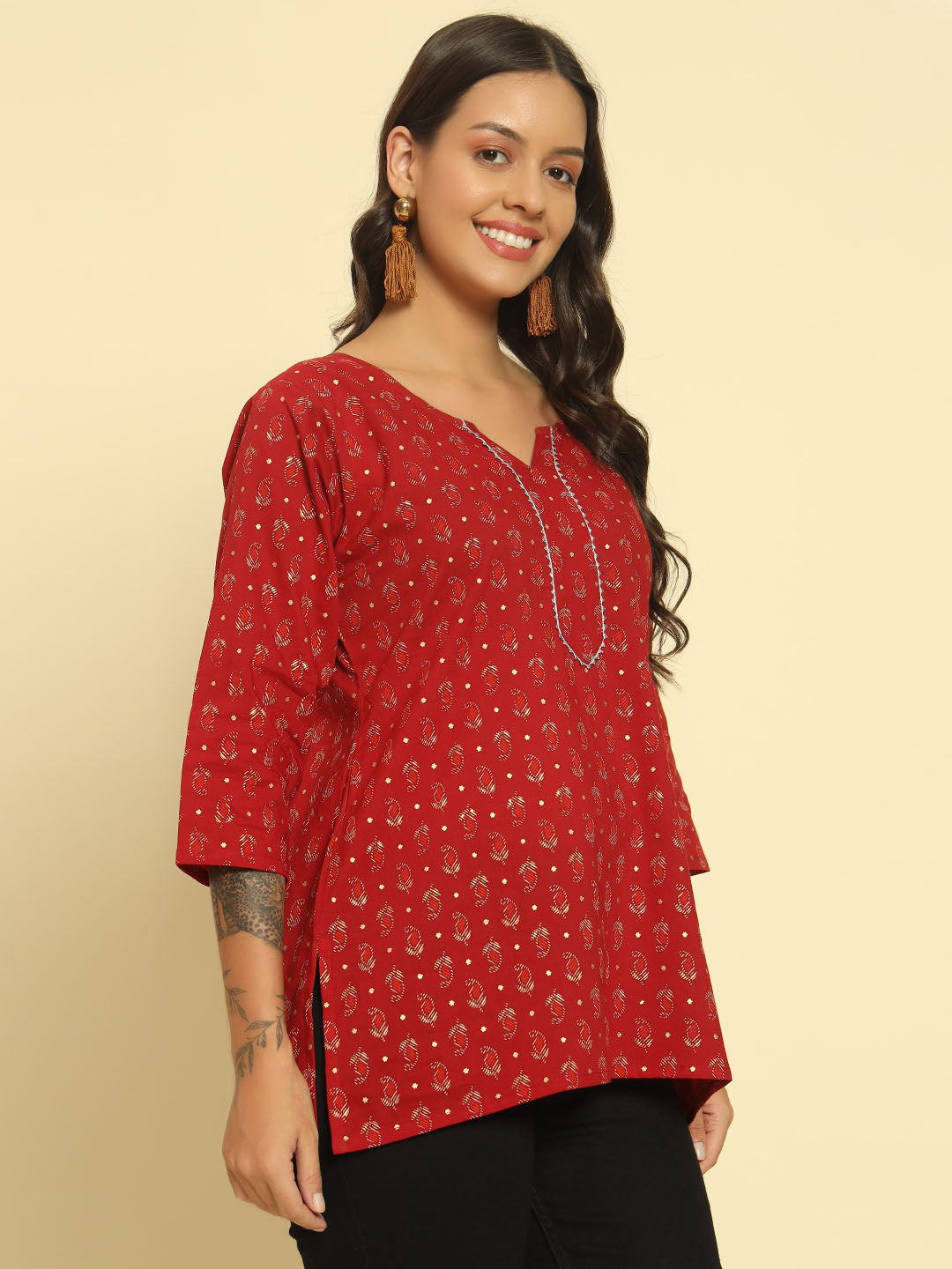 Women Maroon Cotton Printed Straight Kurti